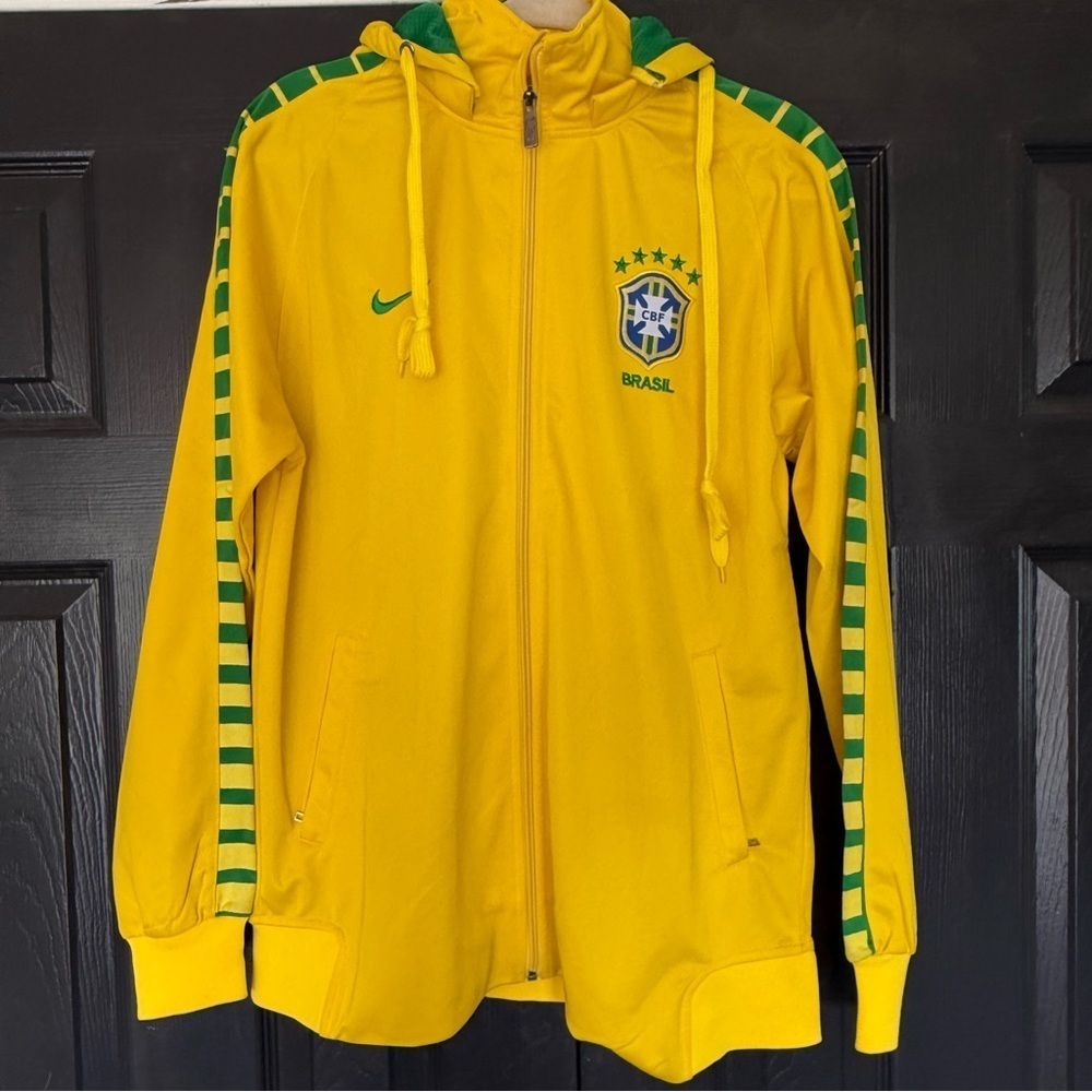Nike Jacket Soccer Brazil World cup official Men S Yellow removable hoodie